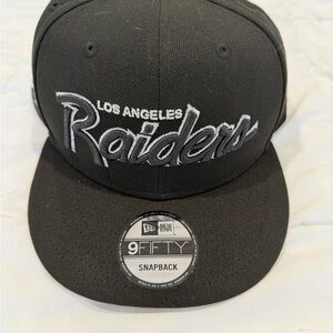 New Era Black and Silver Los Angeles Raiders Snapback